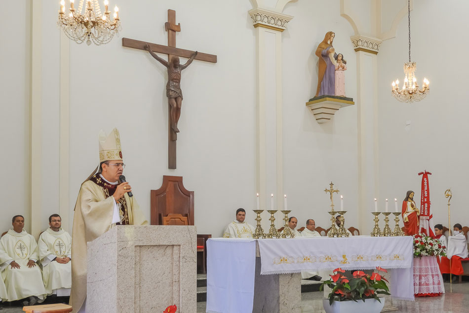 Sacerdote: o Bom Pastor como promessa de Deus a seu povo - Diocese de Uruaçu